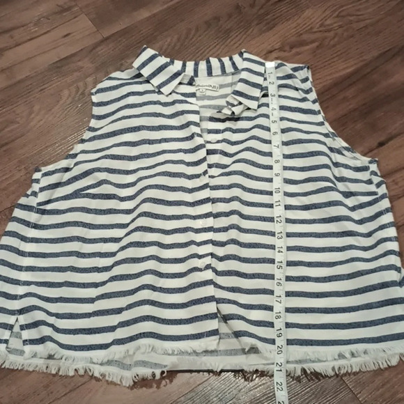 Madewell Striped Blue White Coastal Light Weight Raw Hem Button Up Top A14 - Picture 4 of 6